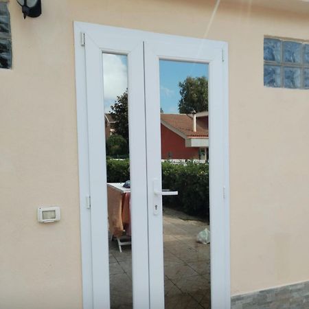 B&B Civitavecchia La Casetta Con Giardino Exterior foto