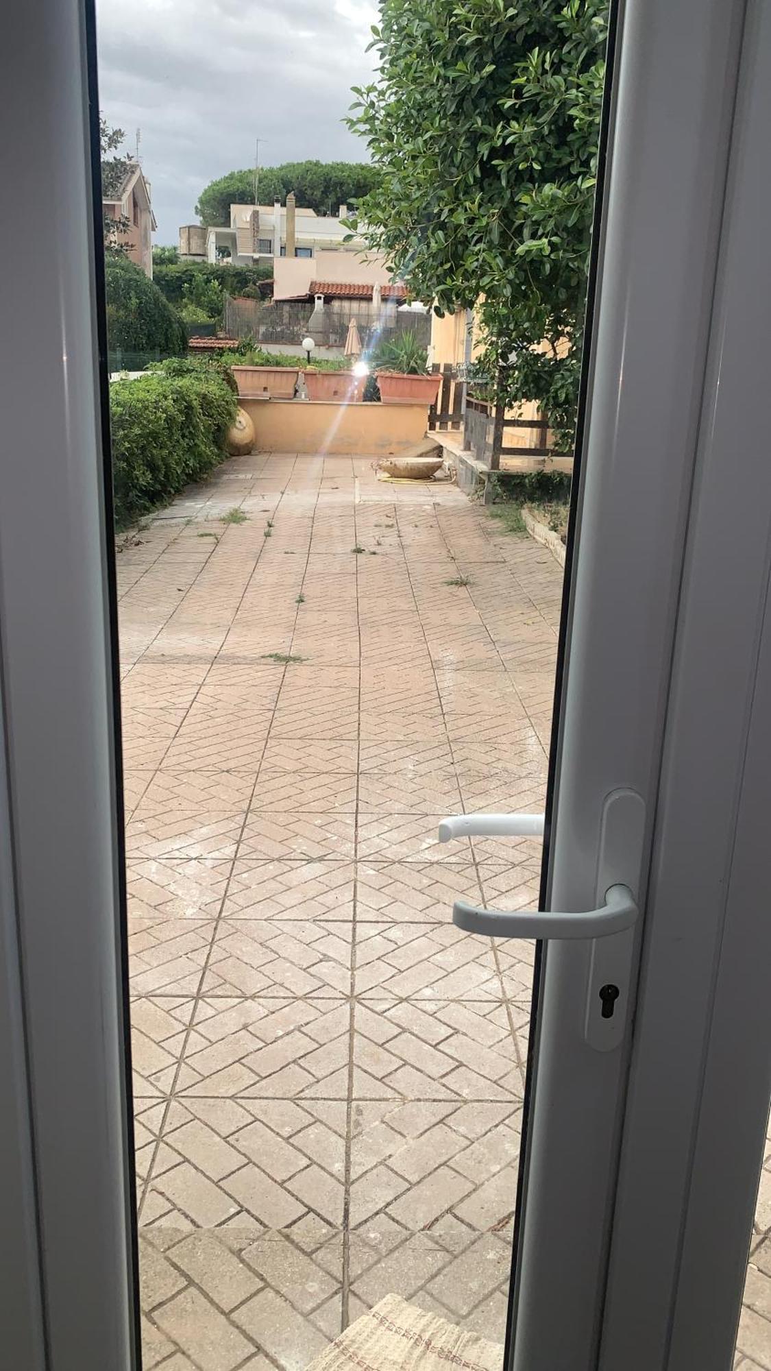 B&B Civitavecchia La Casetta Con Giardino Exterior foto